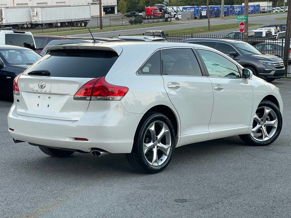 2010 Toyota Venza photo 2