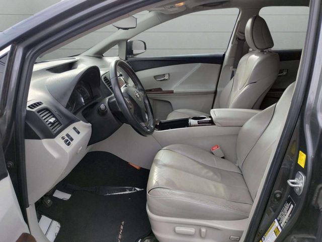 2010 Toyota Venza 4dr Wagon V6 AWD - 22933752 - 14