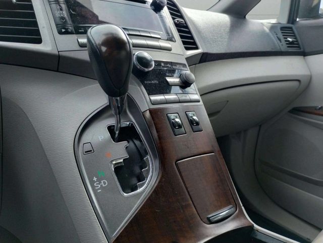 2010 Toyota Venza 4dr Wagon V6 AWD - 22933752 - 30