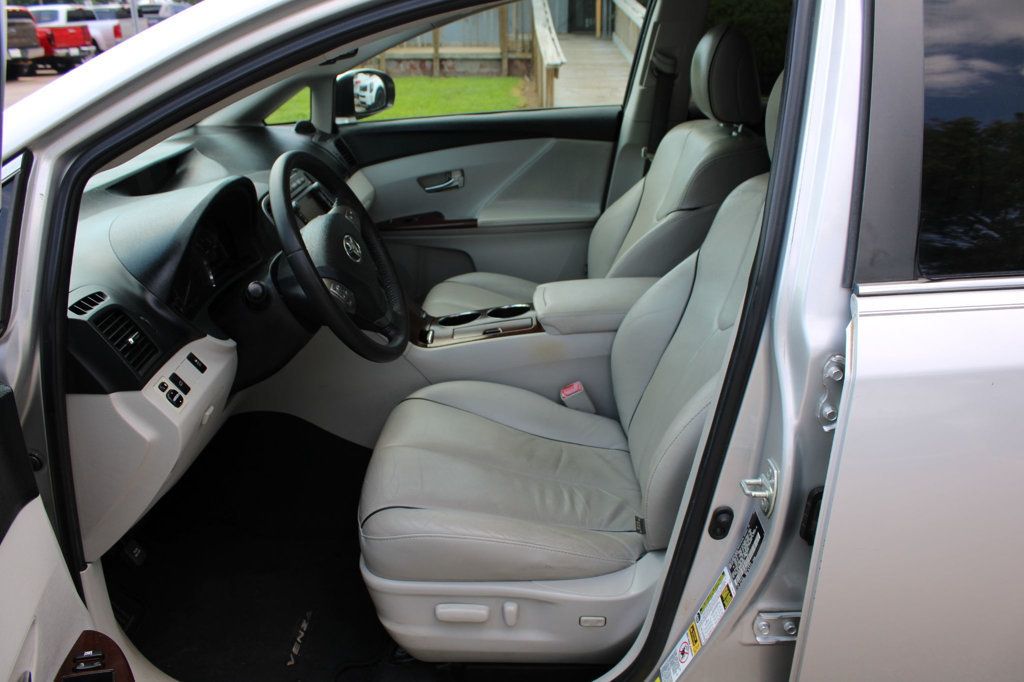2010 Toyota Venza photo 9