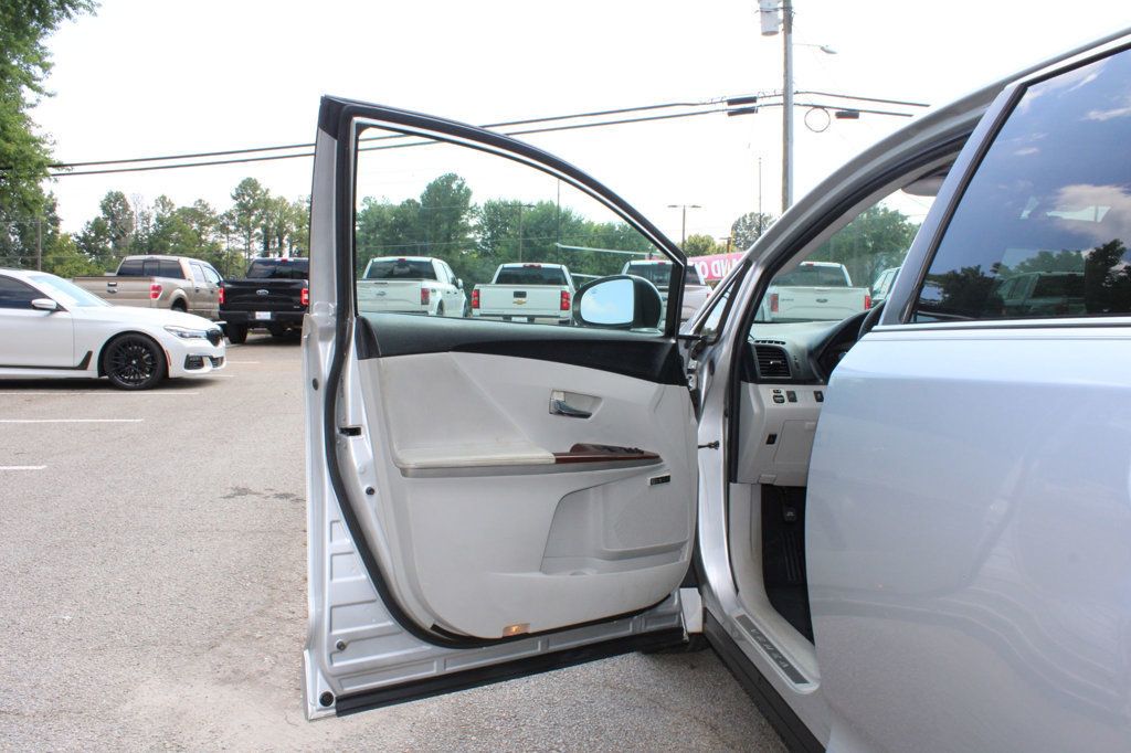 2010 Toyota Venza photo 16
