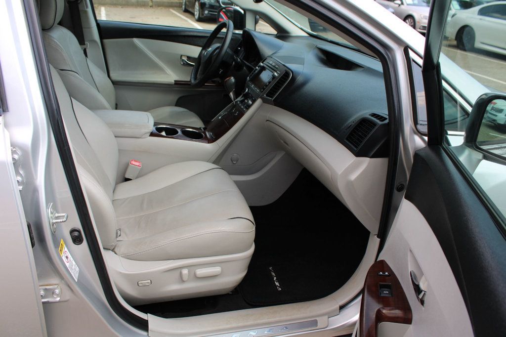 2010 Toyota Venza photo 17