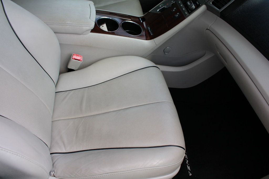 2010 Toyota Venza photo 18