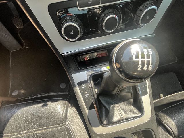 2010 Volkswagen CC 4dr Manual Sport - 22894779 - 3