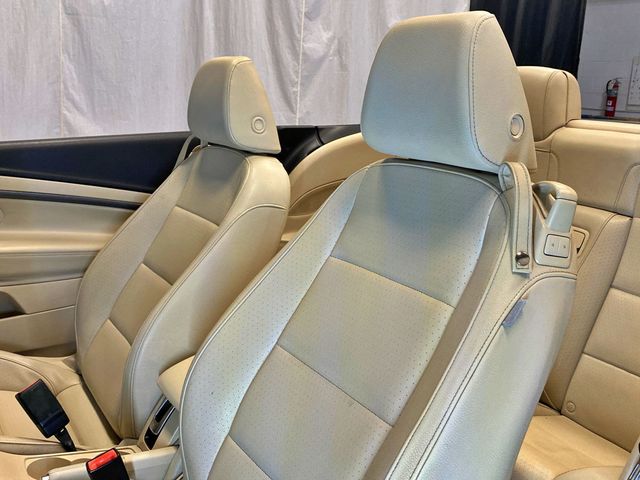 2010 Volkswagen Eos 2dr Convertible DSG Komfort - 23005529 - 29