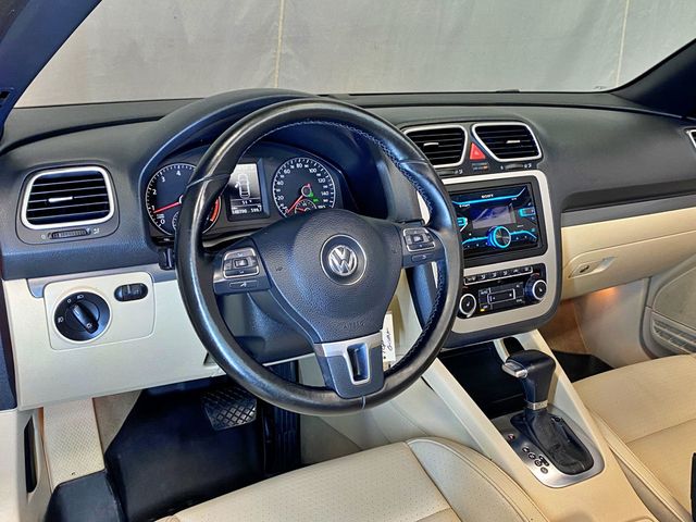 2010 Volkswagen Eos 2dr Convertible DSG Komfort - 23005529 - 30