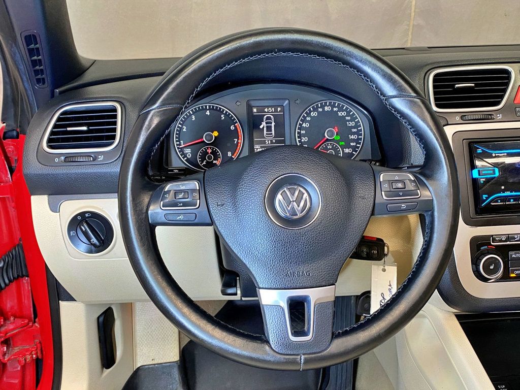 2010 Volkswagen Eos 2dr Convertible DSG Komfort - 23005529 - 32