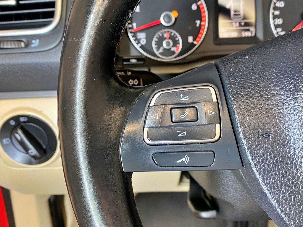 2010 Volkswagen Eos 2dr Convertible DSG Komfort - 23005529 - 33