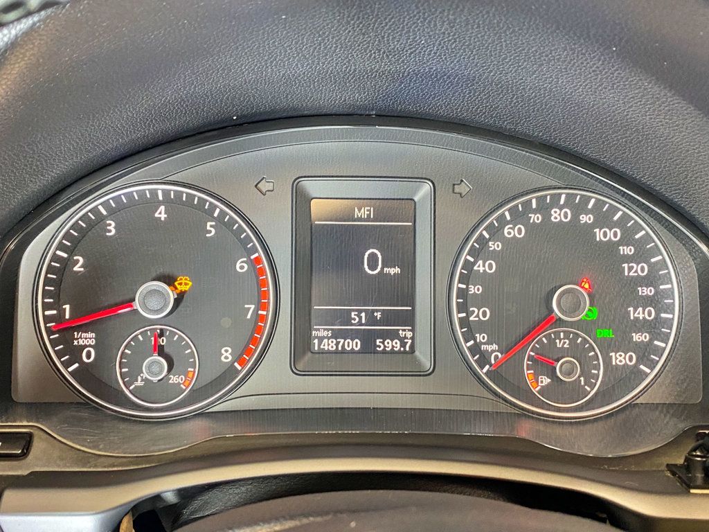 2010 Volkswagen Eos 2dr Convertible DSG Komfort - 23005529 - 37