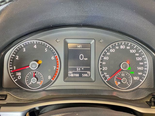 2010 Volkswagen Eos 2dr Convertible DSG Komfort - 23005529 - 37