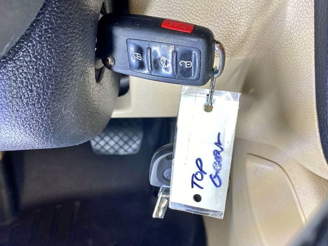 2010 Volkswagen Eos 2dr Convertible DSG Komfort - 23005529 - 38