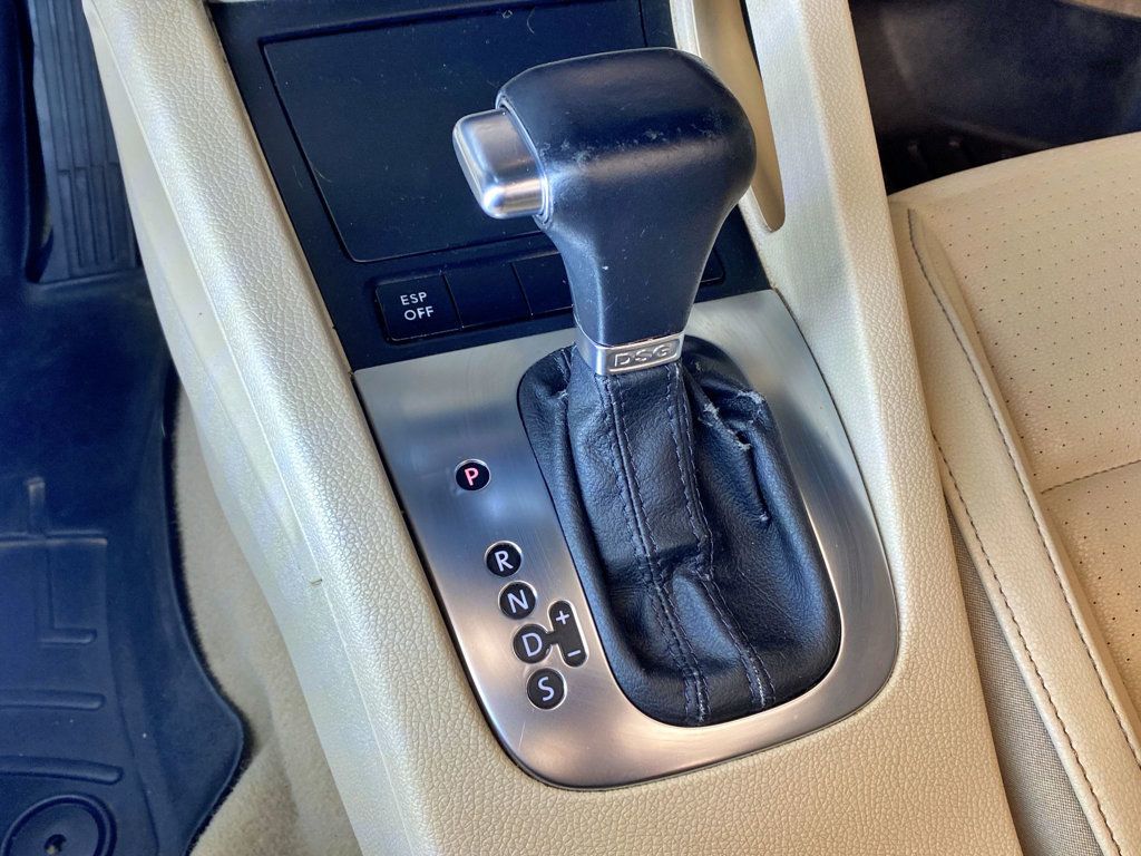 2010 Volkswagen Eos 2dr Convertible DSG Komfort - 23005529 - 42