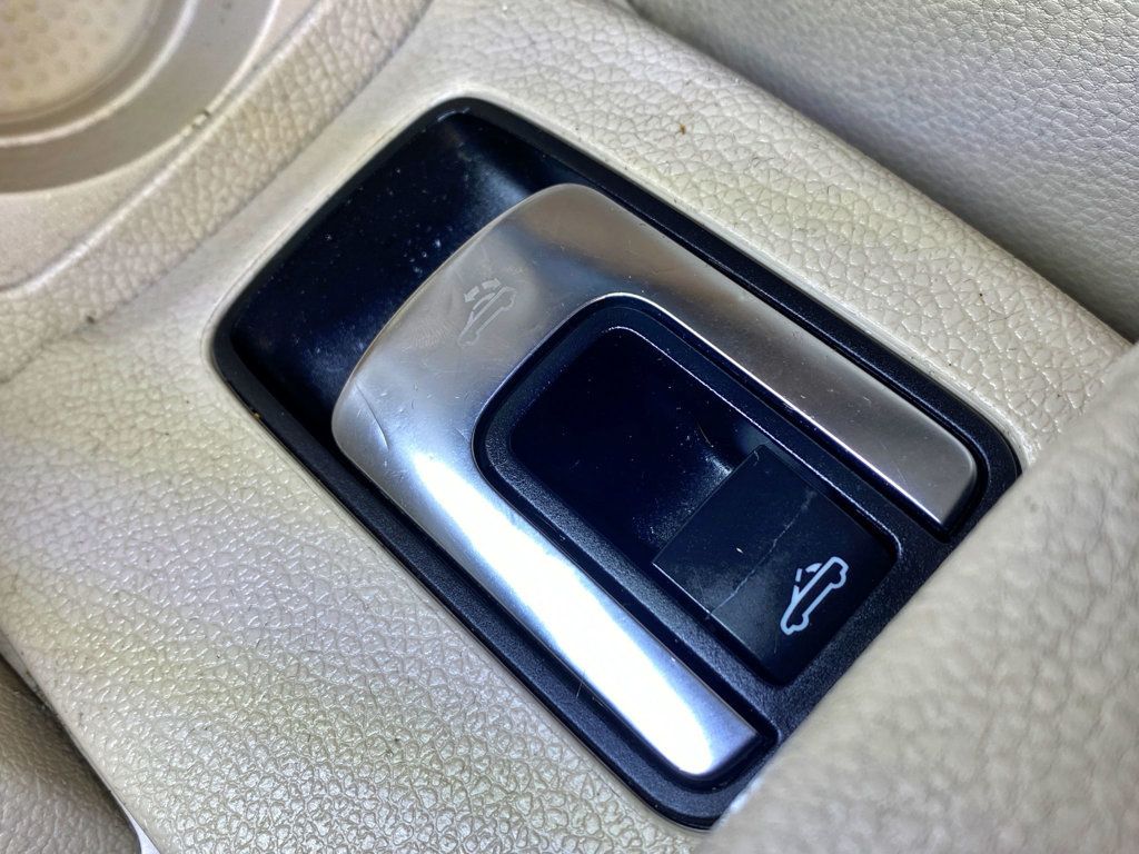 2010 Volkswagen Eos 2dr Convertible DSG Komfort - 23005529 - 44