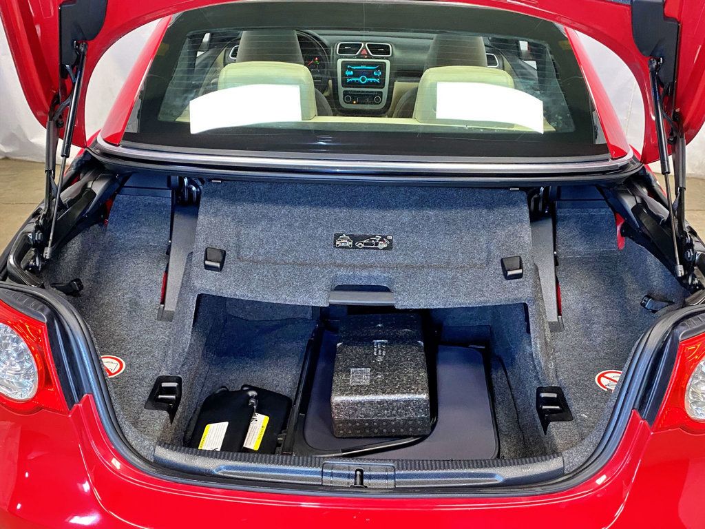2010 Volkswagen Eos 2dr Convertible DSG Komfort - 23005529 - 57