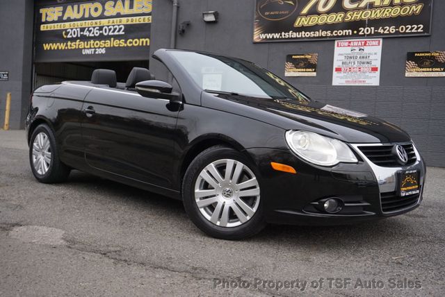 2010 Volkswagen Eos 2dr Convertible DSG Komfort CLEAN CARFAX LOW MILES  - 22959397 - 0