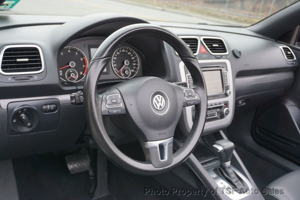 2010 Volkswagen Eos 2dr Convertible DSG Komfort CLEAN CARFAX LOW MILES  - 22959397 - 17