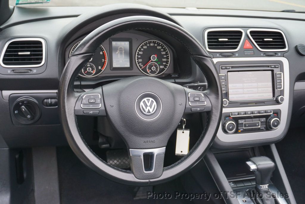 2010 Volkswagen Eos 2dr Convertible DSG Komfort CLEAN CARFAX LOW MILES  - 22959397 - 18
