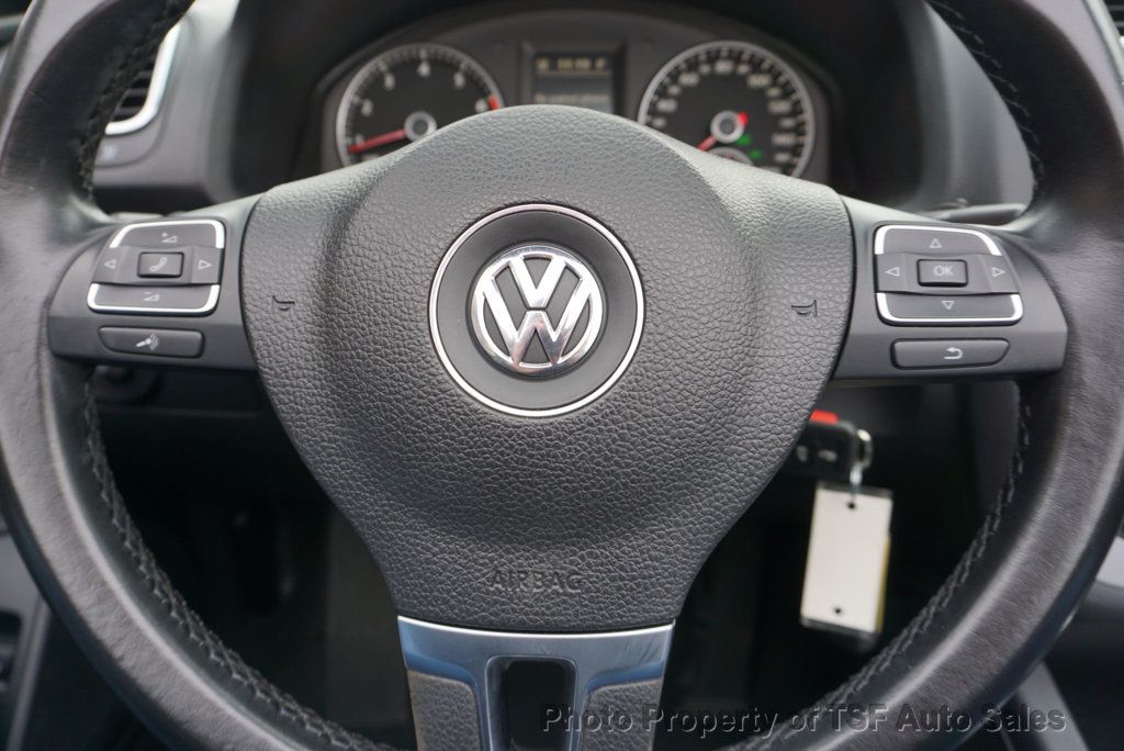 2010 Volkswagen Eos 2dr Convertible DSG Komfort CLEAN CARFAX LOW MILES  - 22959397 - 26