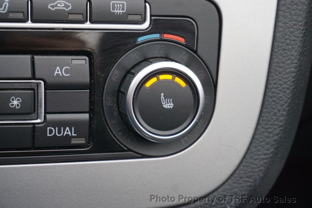 2010 Volkswagen Eos 2dr Convertible DSG Komfort CLEAN CARFAX LOW MILES  - 22959397 - 28