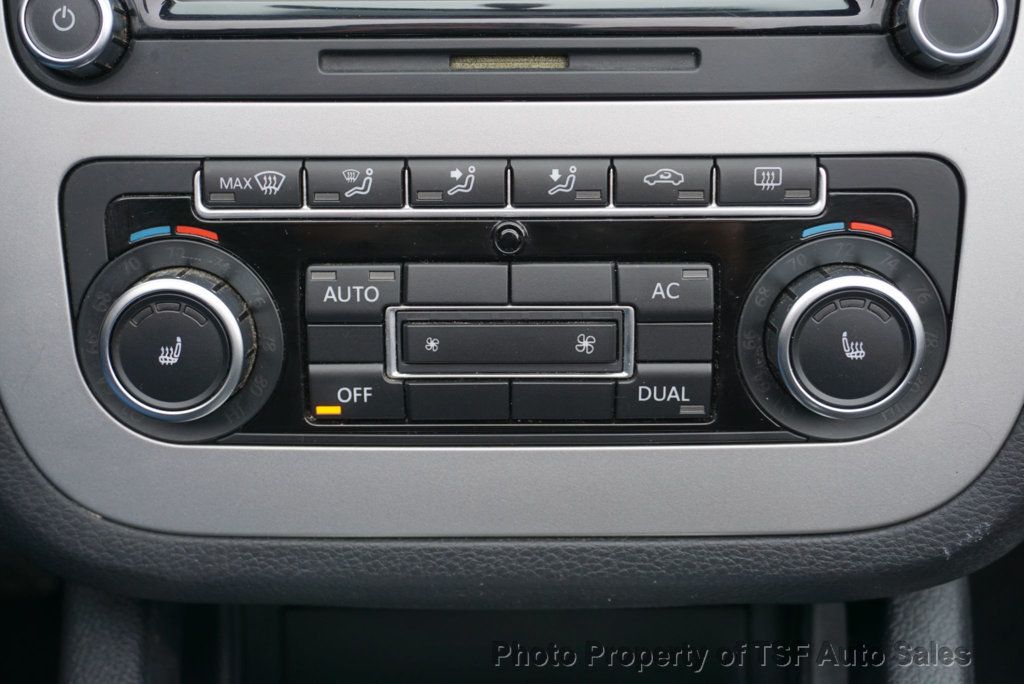 2010 Volkswagen Eos 2dr Convertible DSG Komfort CLEAN CARFAX LOW MILES  - 22959397 - 29