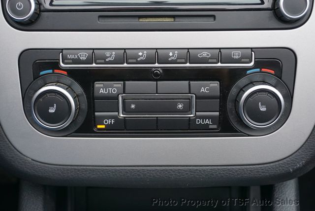 2010 Volkswagen Eos 2dr Convertible DSG Komfort CLEAN CARFAX LOW MILES  - 22959397 - 29