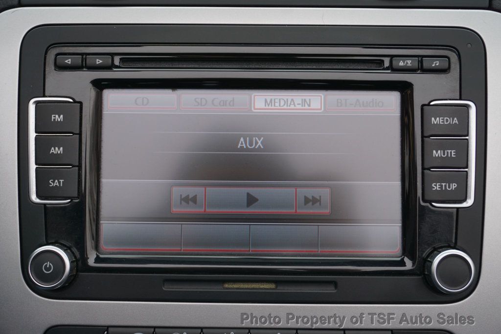 2010 Volkswagen Eos 2dr Convertible DSG Komfort CLEAN CARFAX LOW MILES  - 22959397 - 31