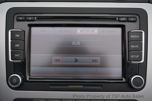 2010 Volkswagen Eos 2dr Convertible DSG Komfort CLEAN CARFAX LOW MILES  - 22959397 - 31