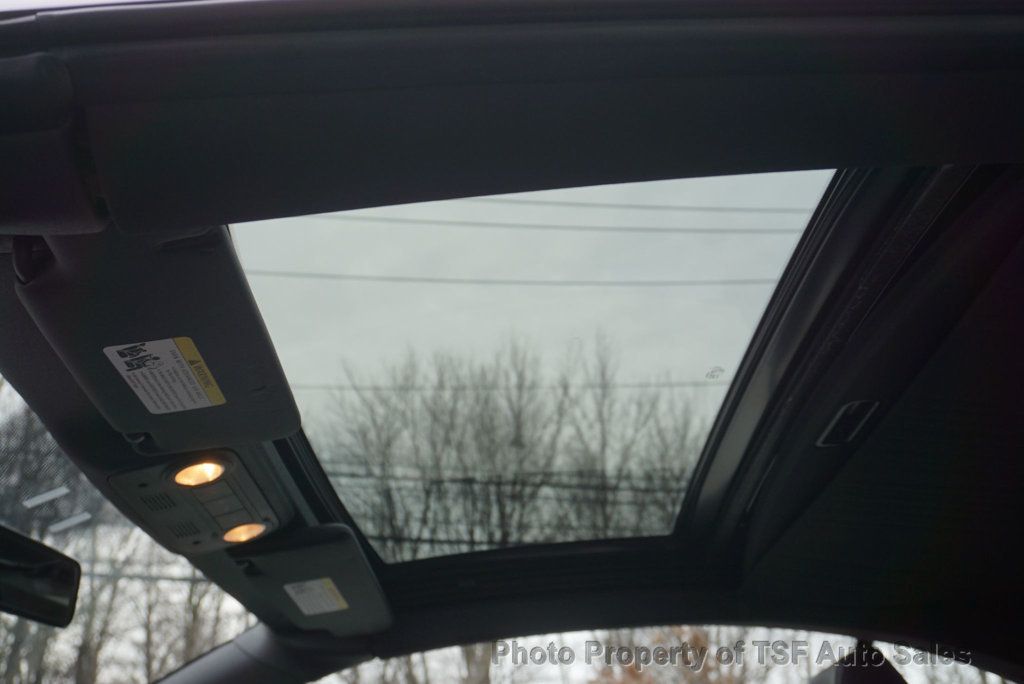 2010 Volkswagen Eos 2dr Convertible DSG Komfort CLEAN CARFAX LOW MILES  - 22959397 - 34