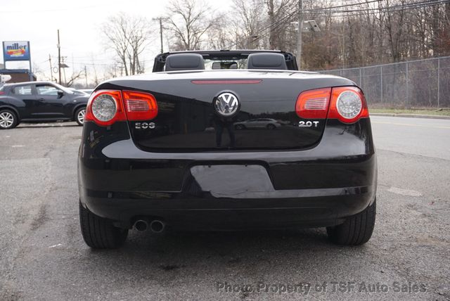 2010 Volkswagen Eos 2dr Convertible DSG Komfort CLEAN CARFAX LOW MILES  - 22959397 - 5