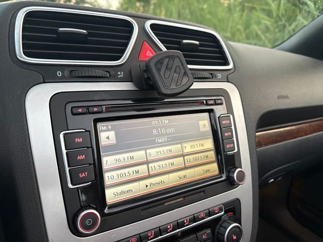 2010 Volkswagen Eos 2dr Convertible Lux - 23068233 - 12