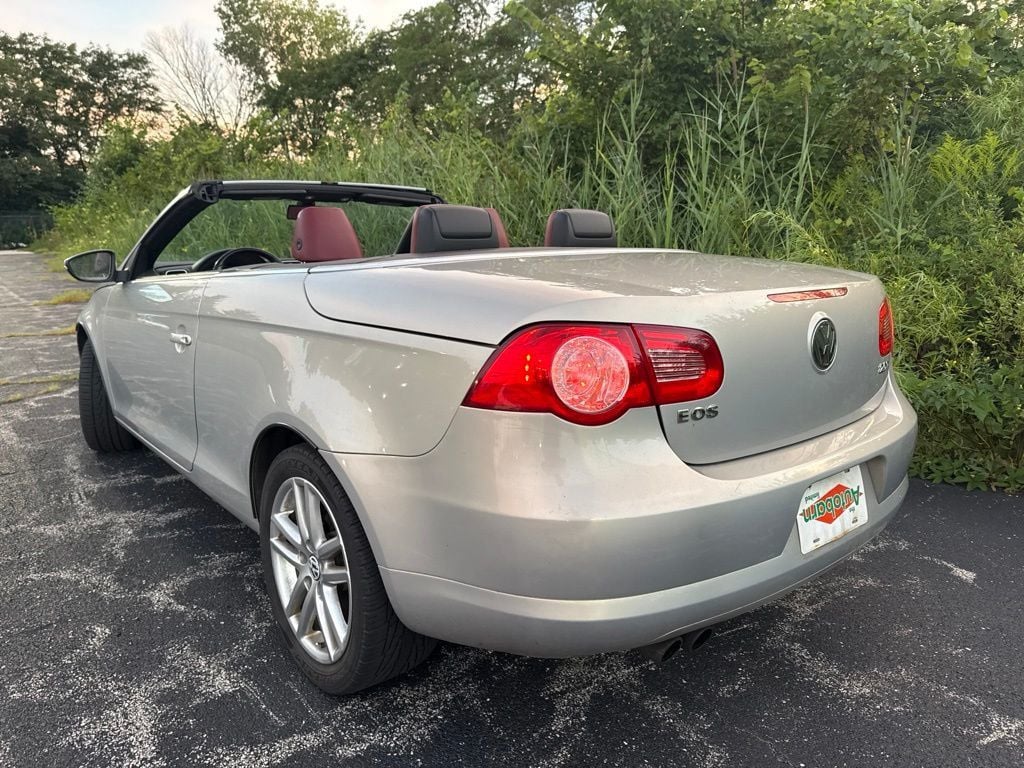 2010 Volkswagen Eos 2dr Convertible Lux - 23068233 - 3