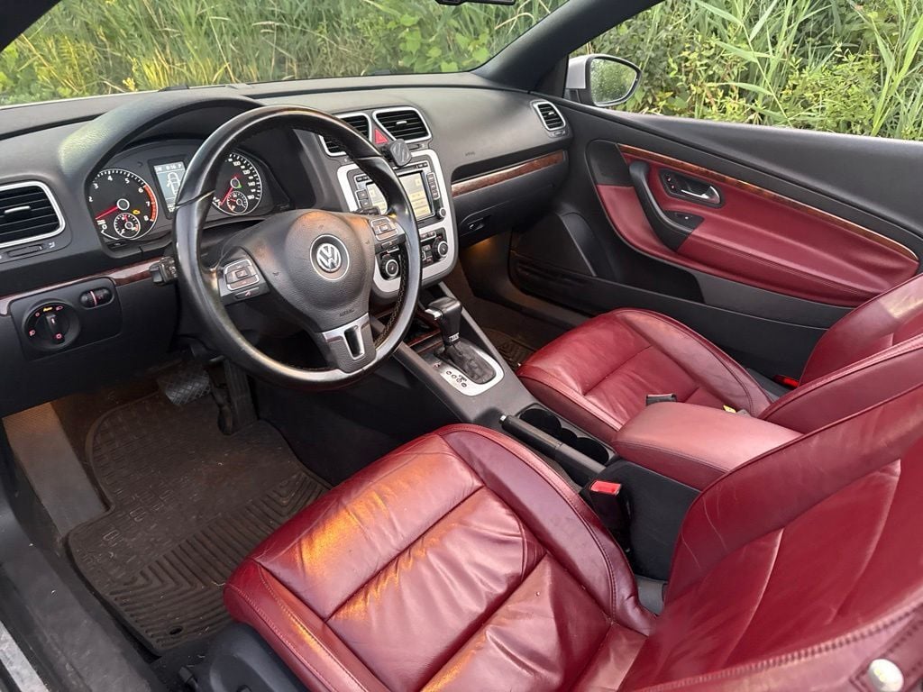 2010 Volkswagen Eos 2dr Convertible Lux - 23068233 - 6
