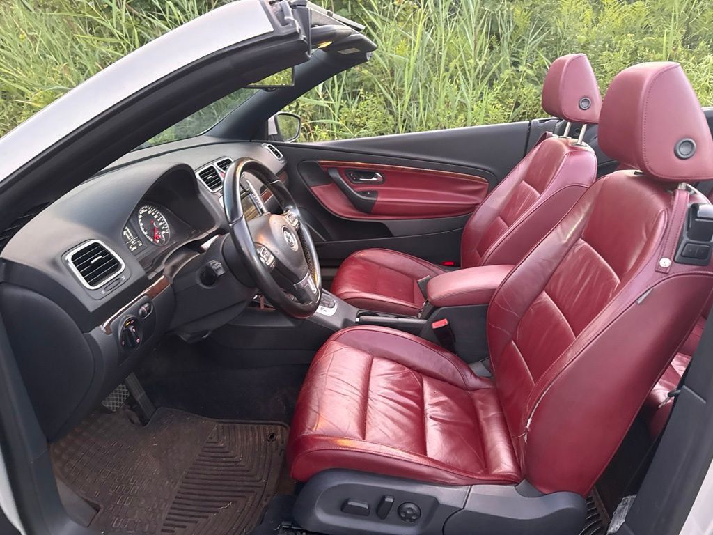 2010 Volkswagen Eos 2dr Convertible Lux - 23068233 - 7