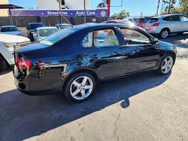 2010 Volkswagen Jetta Sedan 4dr Automatic Limited PZEV - 22934150 - 27