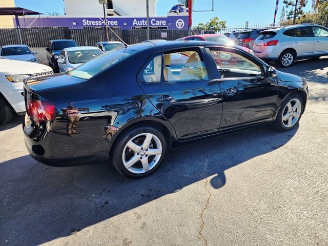2010 Volkswagen Jetta Sedan 4dr Automatic Limited PZEV - 22934150 - 5