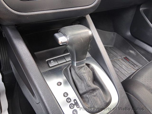 2010 Volkswagen Jetta Sedan 4dr Automatic Limited PZEV - 23055247 - 19