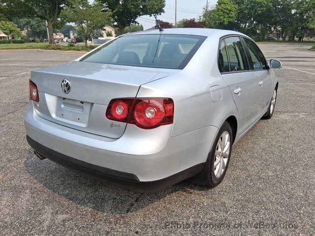 2010 Volkswagen Jetta Sedan 4dr Automatic Limited PZEV - 23055247 - 7