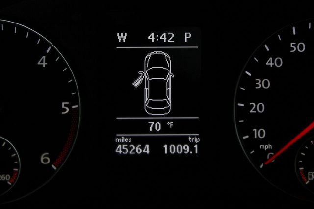 2010 Volkswagen Jetta Sedan 4dr DSG TDI - 12272950 - 35