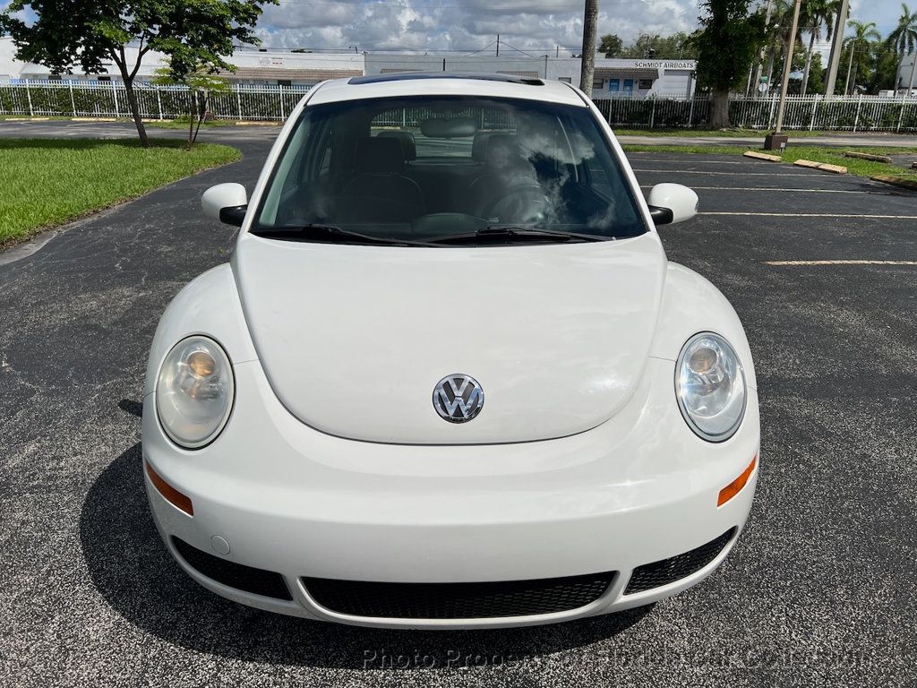 2010 Volkswagen Beetle photo 13