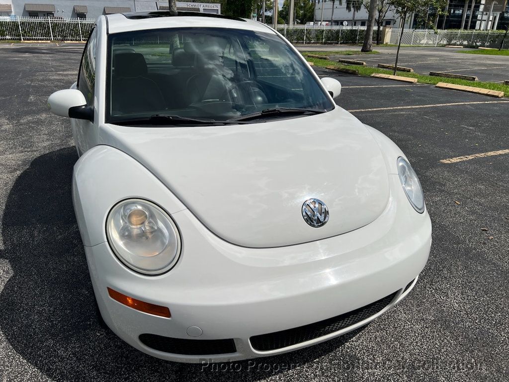 2010 Volkswagen Beetle photo 15