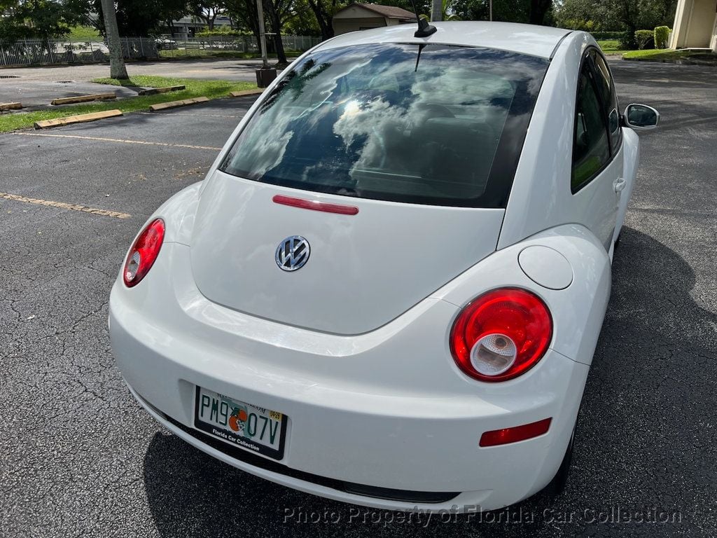 2010 Volkswagen Beetle photo 18