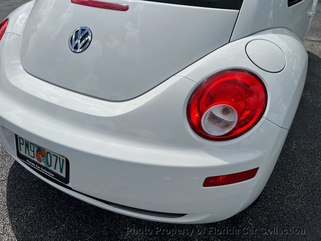 2010 Volkswagen Beetle photo 24