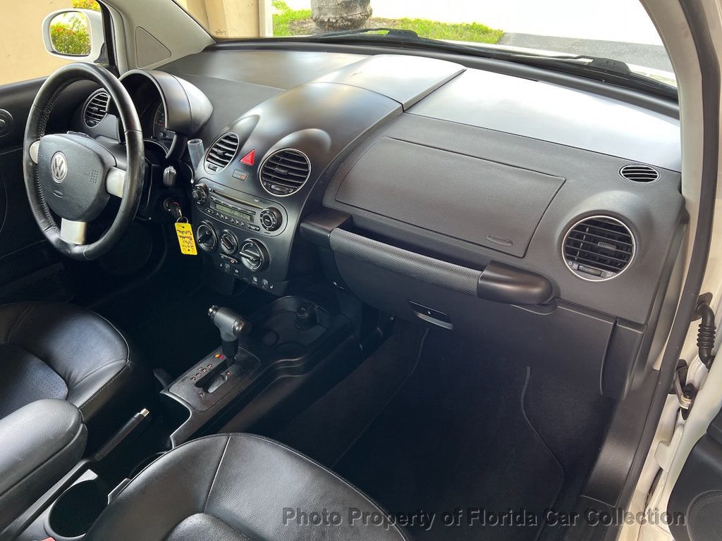 2010 Volkswagen Beetle photo 31