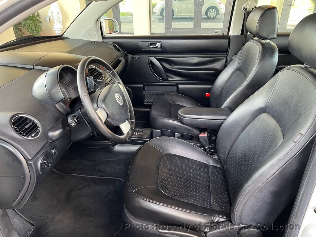 2010 Volkswagen Beetle photo 32