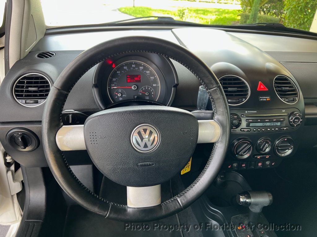 2010 Volkswagen Beetle photo 38