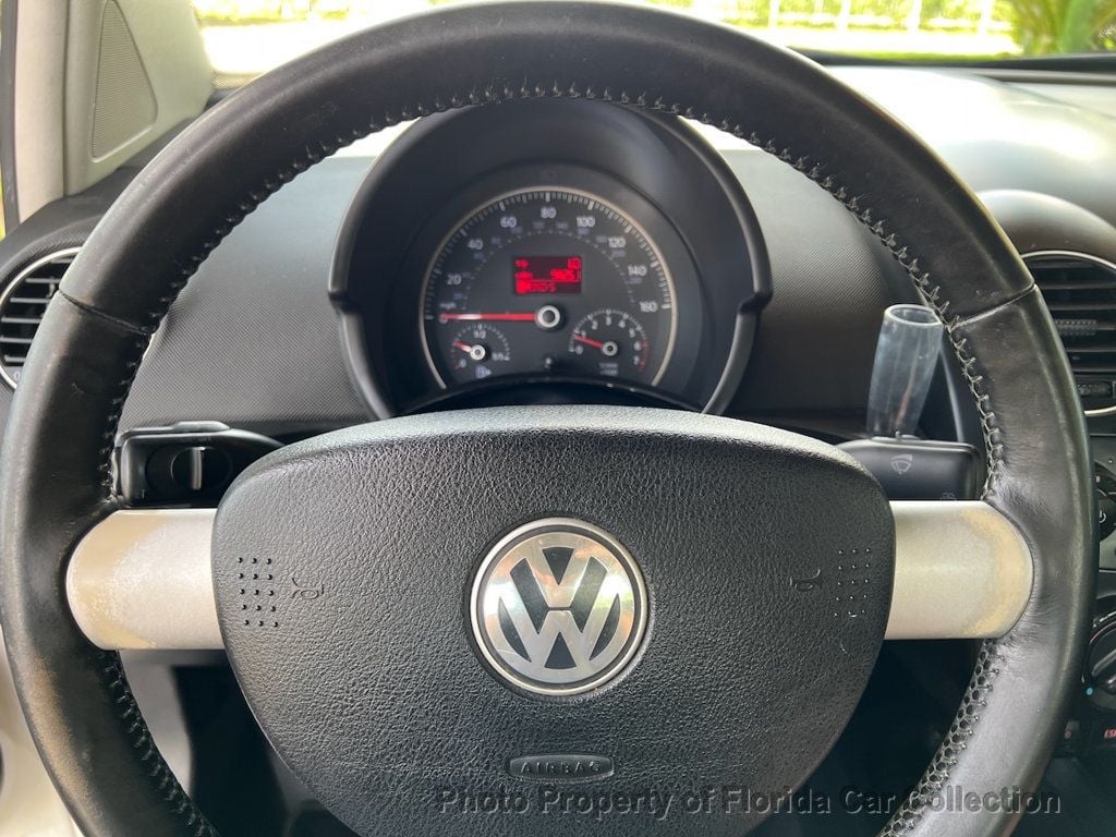 2010 Volkswagen Beetle photo 41