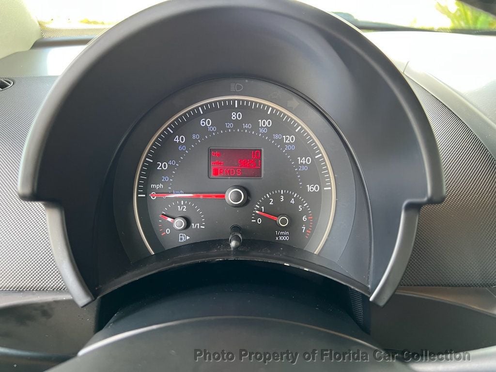 2010 Volkswagen Beetle photo 42