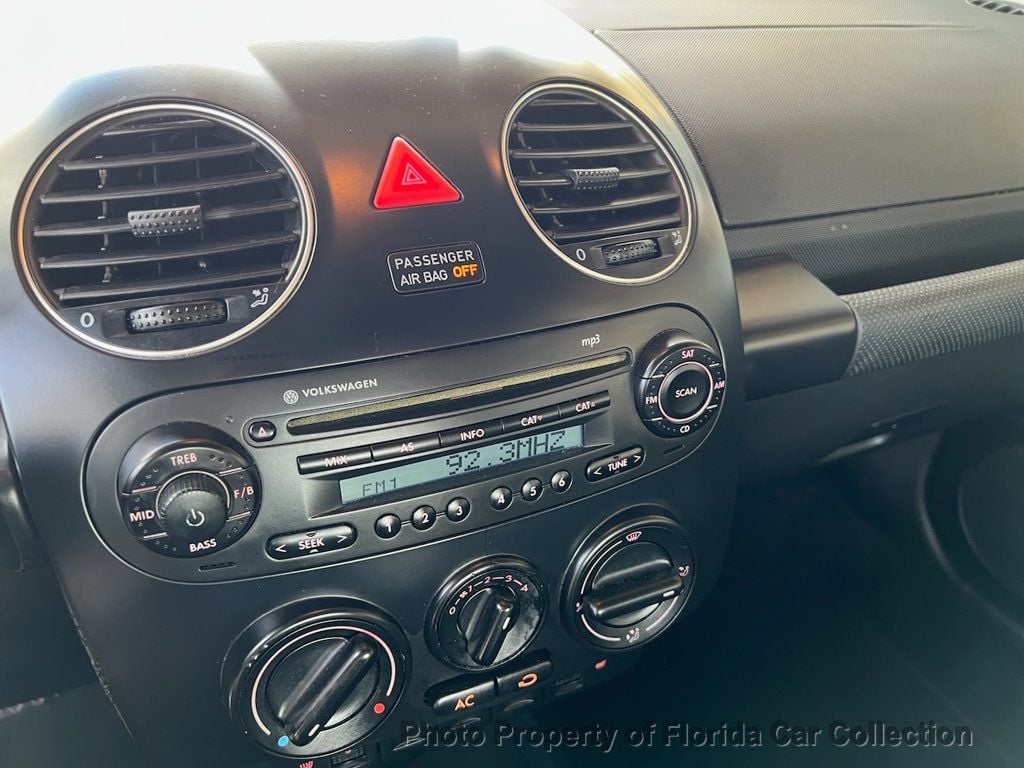 2010 Volkswagen Beetle photo 43