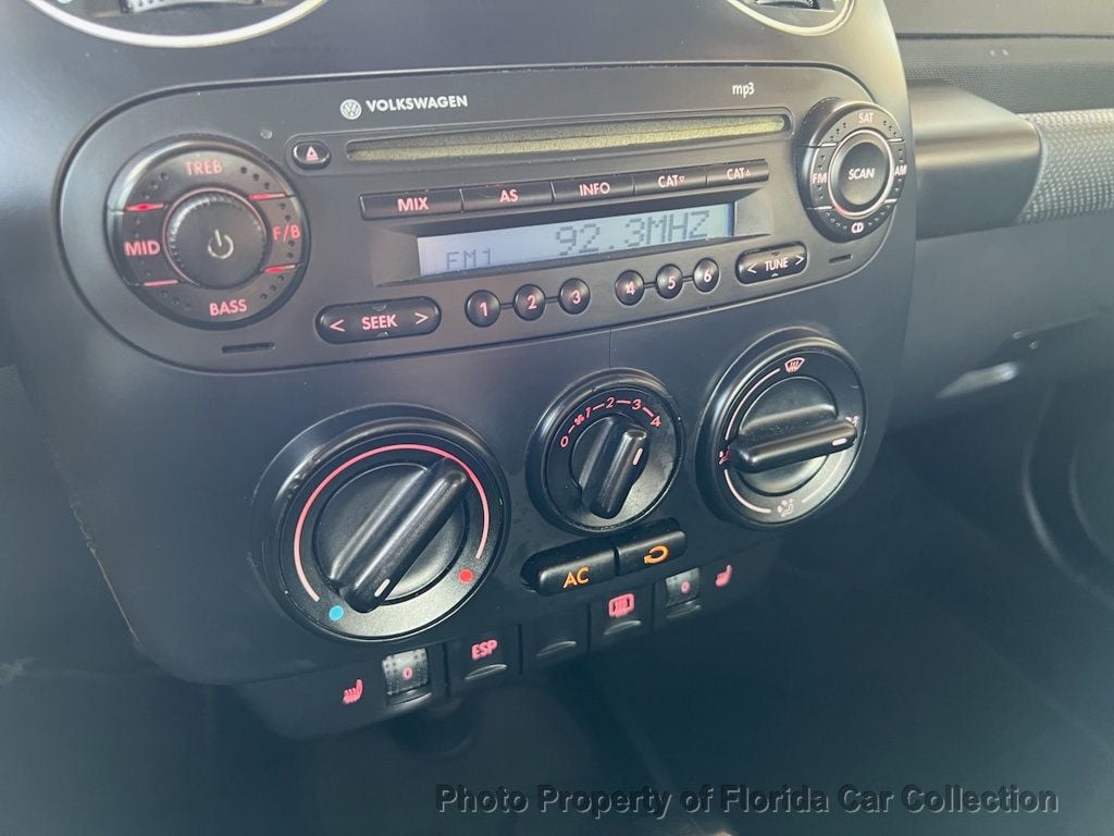 2010 Volkswagen Beetle photo 45