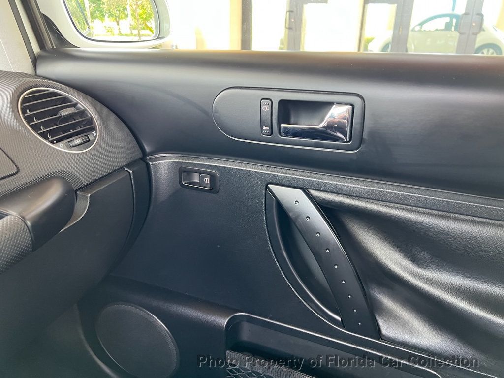 2010 Volkswagen Beetle photo 49